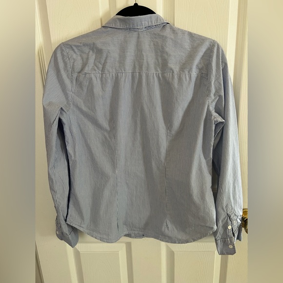 H&M Blue & White fine pinstriped women's button down (size 6/small) - Picture 3 of 13